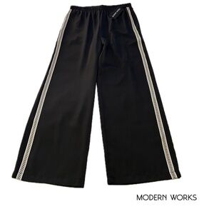 NWT Modern Works Wide Leg Pants with Chain Print Detail Size Medium